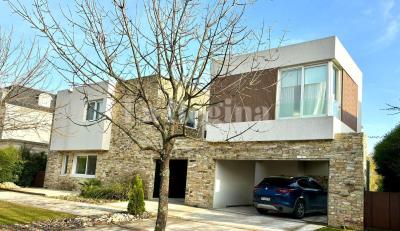 Casa 5 dormitorios en alquiler en Nordelta, Tigre