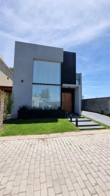 Casa 3 dormitorios en venta en Ituzaingo