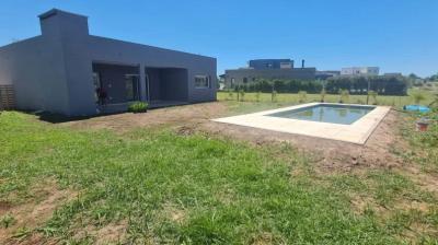 Casa 3 dormitorios en alquiler en Pilar del Este, Pilar
