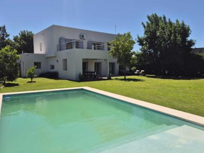 Casa 3 dormitorios en alquiler temporario en General Pacheco, Tigre