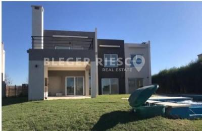 Casa 3 dormitorios en alquiler en El Canton, Escobar