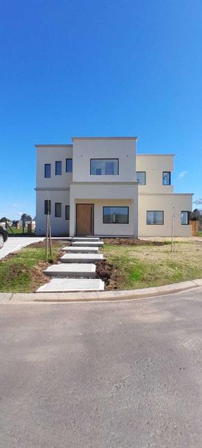 Casa 3 dormitorios en venta en Pilar del Este, Pilar