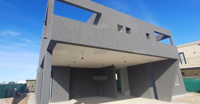 Casa 3 dormitorios en venta en Puertos, Escobar