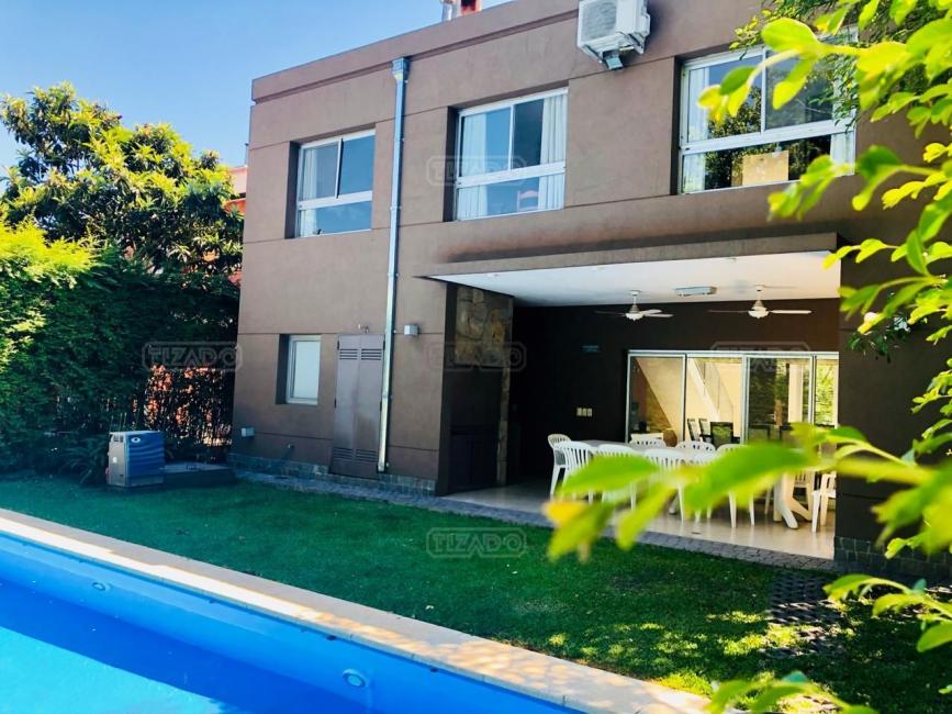 Casa 5 dormitorios en venta en Banco Provincia, Moreno