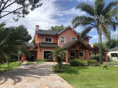 Casa 3 dormitorios en venta en San Patricio, Moreno