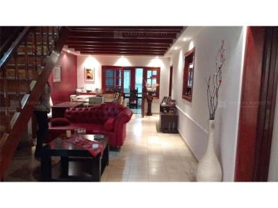 Casa 4 dormitorios en venta en Sarandi, Avellaneda