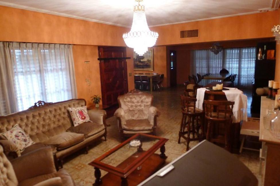 Casa 3 dormitorios en venta en Burzaco, Almirante Brown