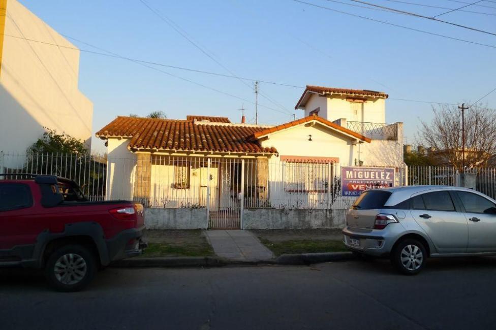 Casa 2 dormitorios en venta en Monte Chingolo, Lanus