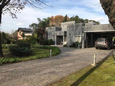 Casa 2 dormitorios en venta en Guernica, Presidente Peron