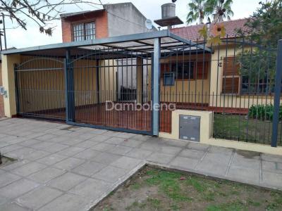 Casa 3 dormitorios en venta en Paso del Rey, Moreno