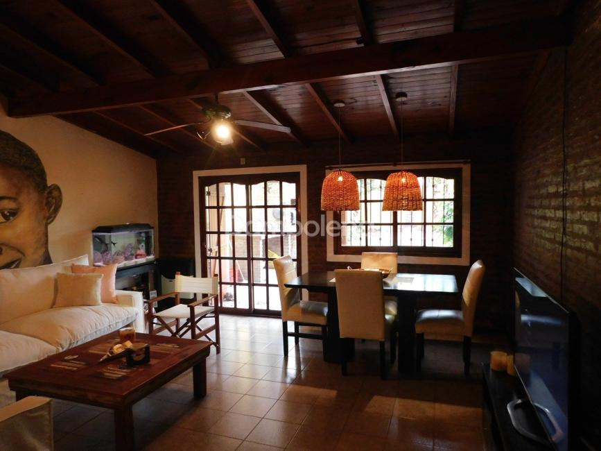 Casa 2 dormitorios en venta en San Antonio De Padua, Merlo