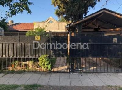 Casa 3 dormitorios en venta en Villa Gobernador Udaondo, Ituzaingo