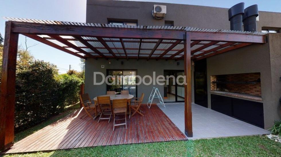 Casa 3 dormitorios en venta en Maria Eugenia (Paso del Rey), Moreno