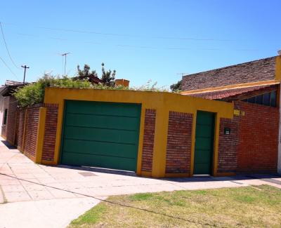 Casa 2 dormitorios en venta en Remedios De Escalada, Lanus