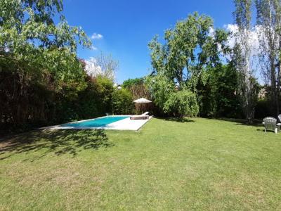 Casa 4 dormitorios en alquiler temporario en General Pacheco, Tigre