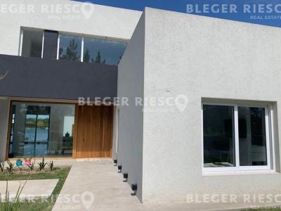 Casa 4 dormitorios en alquiler en Villanueva, Tigre