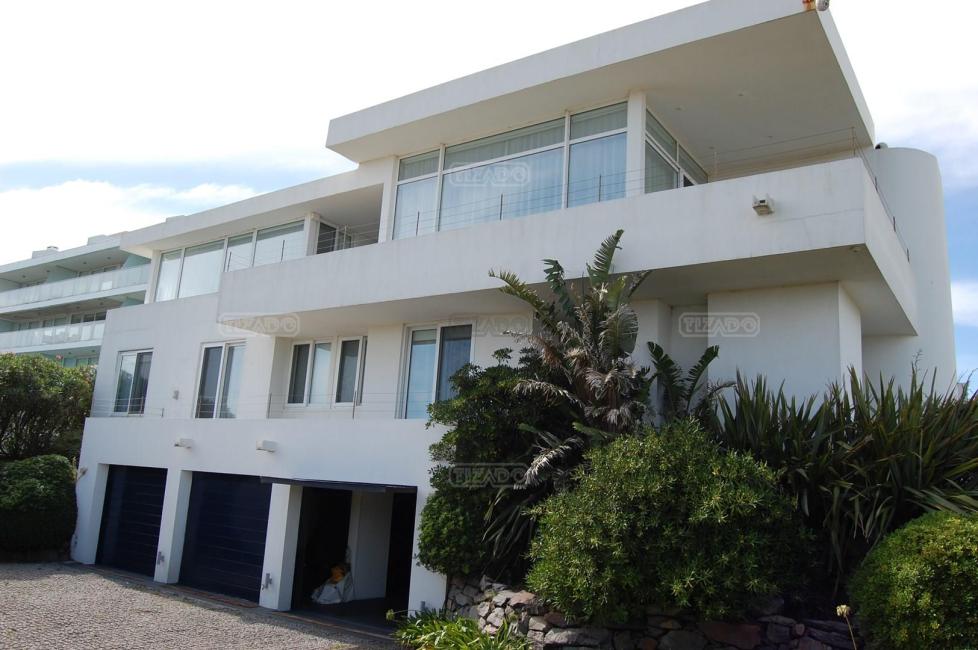 Casa 6 dormitorios en venta en Punta del Este, Punta del Este
