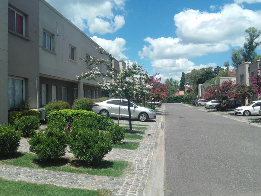 Departamento en venta en Pellegrini Village, Pilar