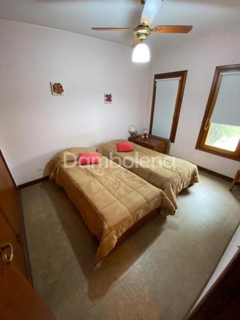Casa 4 dormitorios en venta en El Casco de Moreno, Moreno