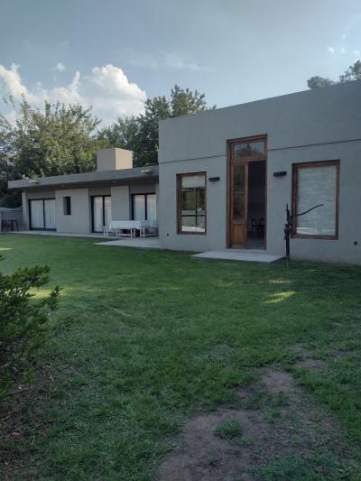 Casa 4 dormitorios en venta en Pilar, Pilar