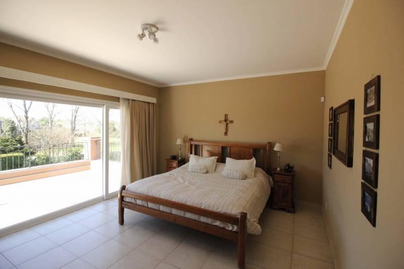 Casa 8 dormitorios en venta en Ayres Del Pilar, Pilar