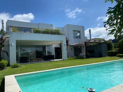 Casa 4 dormitorios en venta en Santa Barbara, Tigre
