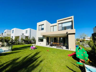 Casa 3 dormitorios en venta en Nordelta, Tigre