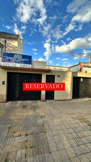Casa 3 dormitorios en alquiler en Lanus Este, Lanus