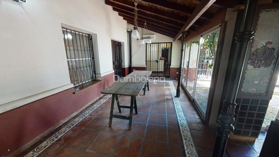 Casa 6 dormitorios en venta en Parque Leloir, Ituzaingo