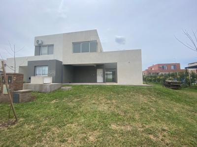 Casa 2 dormitorios en alquiler en Pilar del Este, Pilar