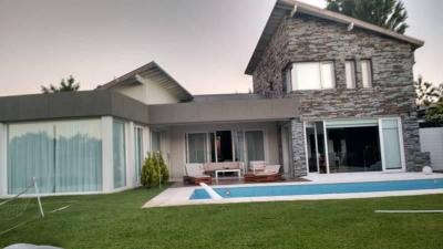 Casa 5 dormitorios en alquiler en Villanueva, Tigre