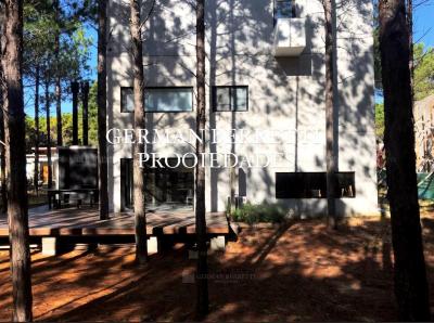 Casa 5 dormitorios en venta en Pinamar