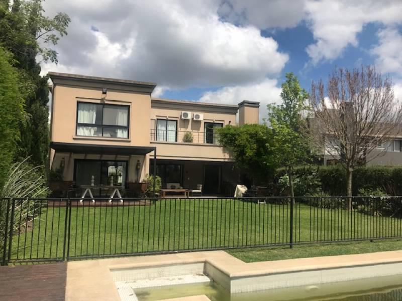 Casa 5 dormitorios en venta en Santa Barbara, Tigre