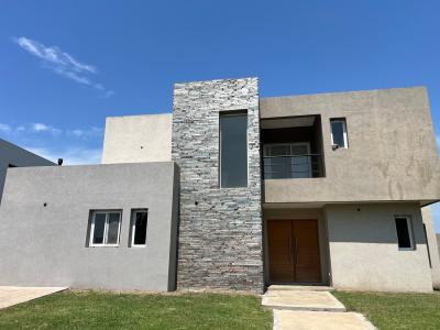 Casa 3 dormitorios en venta en El Canton, Escobar