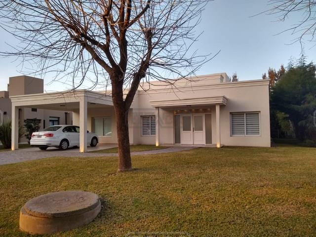 Casa en alquiler temporario en San Patricio, Moreno