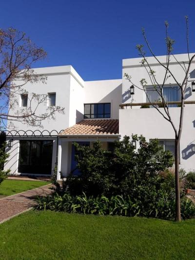 Casa 5 dormitorios en alquiler temporario en General Pacheco, Tigre