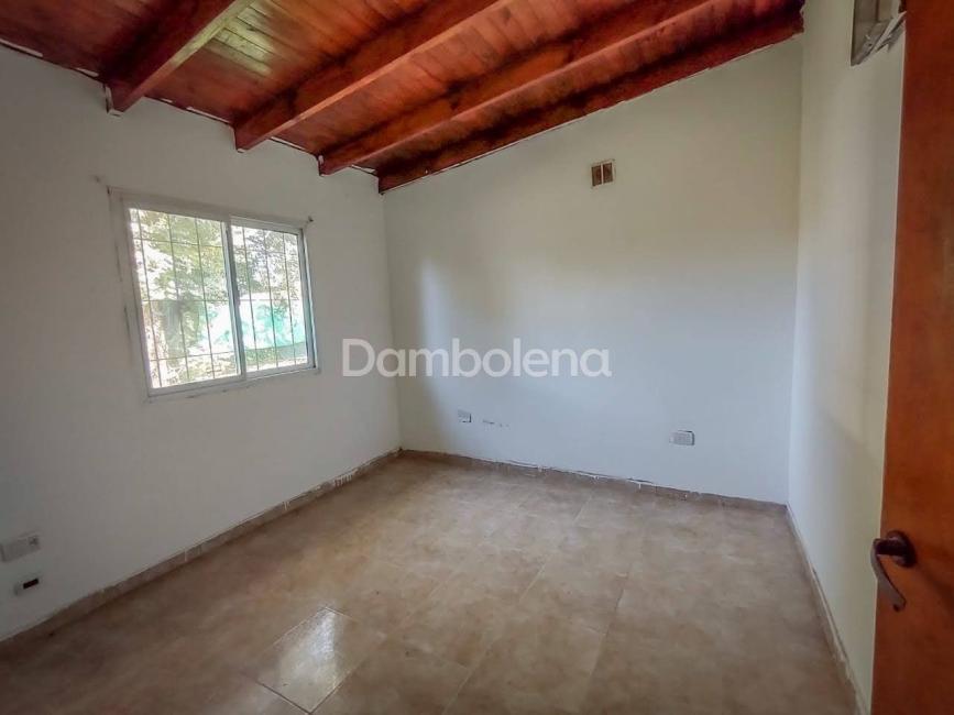 Casa 2 dormitorios en venta en Abril Club de Campo, Berazategui