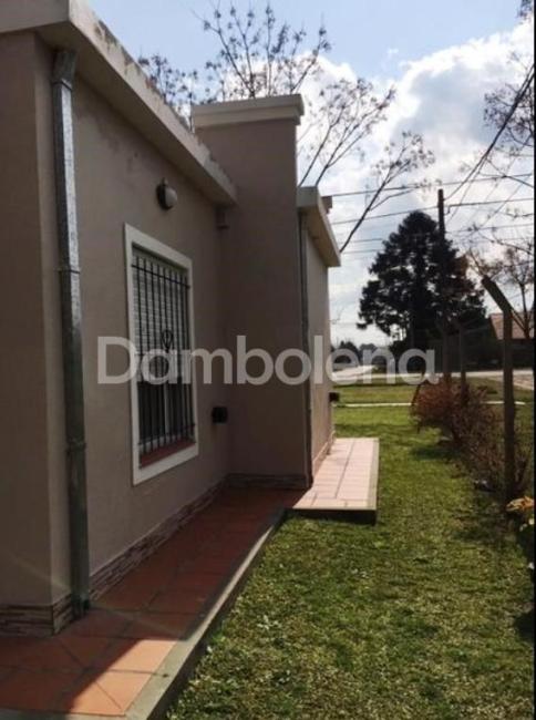 Casa 2 dormitorios en venta en Jose Maria Jauregui, Lujan
