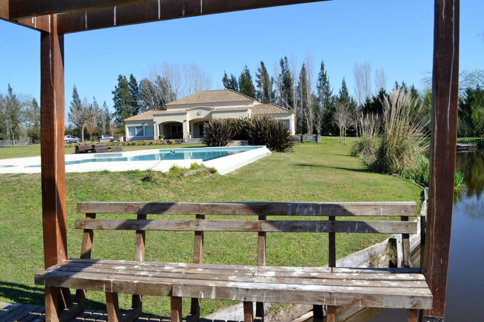 Casa en venta en El Argentino Farm Club, Lujan
