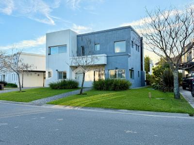 Casa 5 dormitorios en alquiler en Nordelta, Tigre