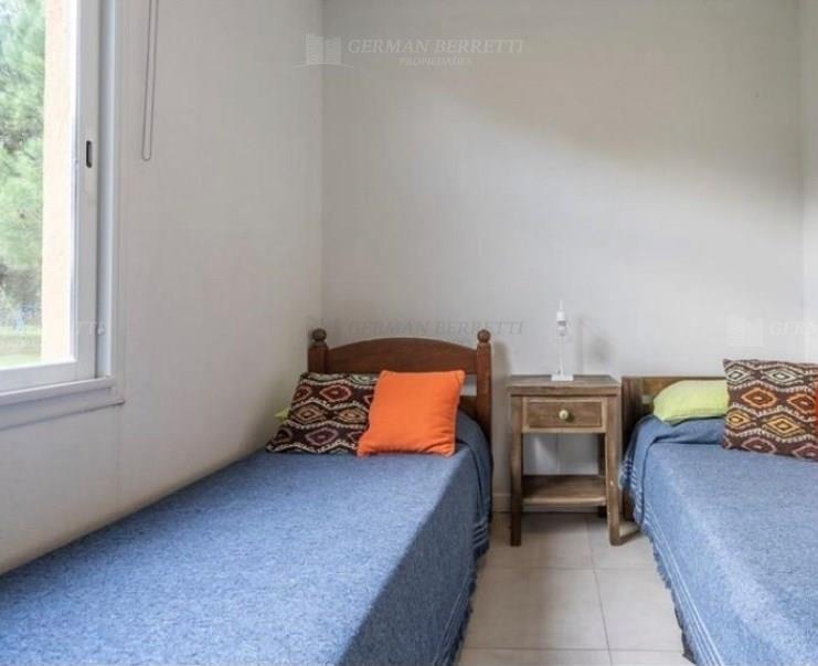 Casa 4 dormitorios en alquiler temporario en Pinamar