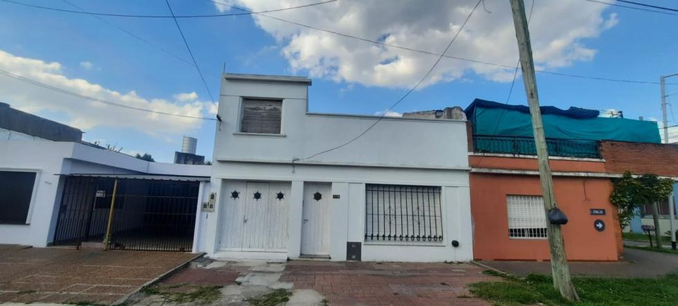 Casa 2 dormitorios en venta en Villa Dominico, Avellaneda