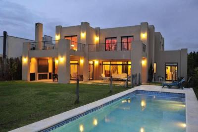 Casa 4 dormitorios en alquiler en General Pacheco, Tigre