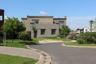 Casa 3 dormitorios en venta en Villanueva, Tigre