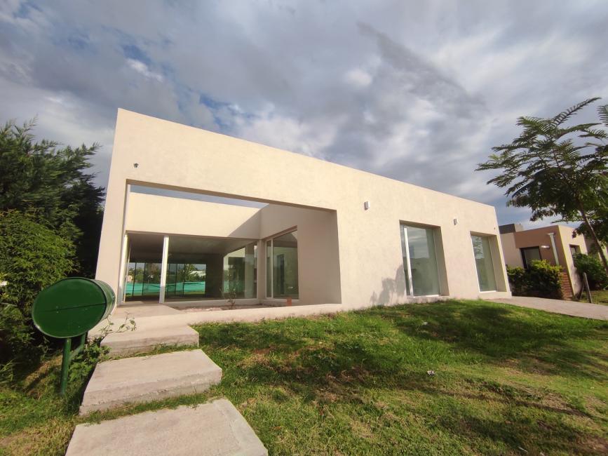 Casa 3 dormitorios en venta en Pilar del Este, Pilar