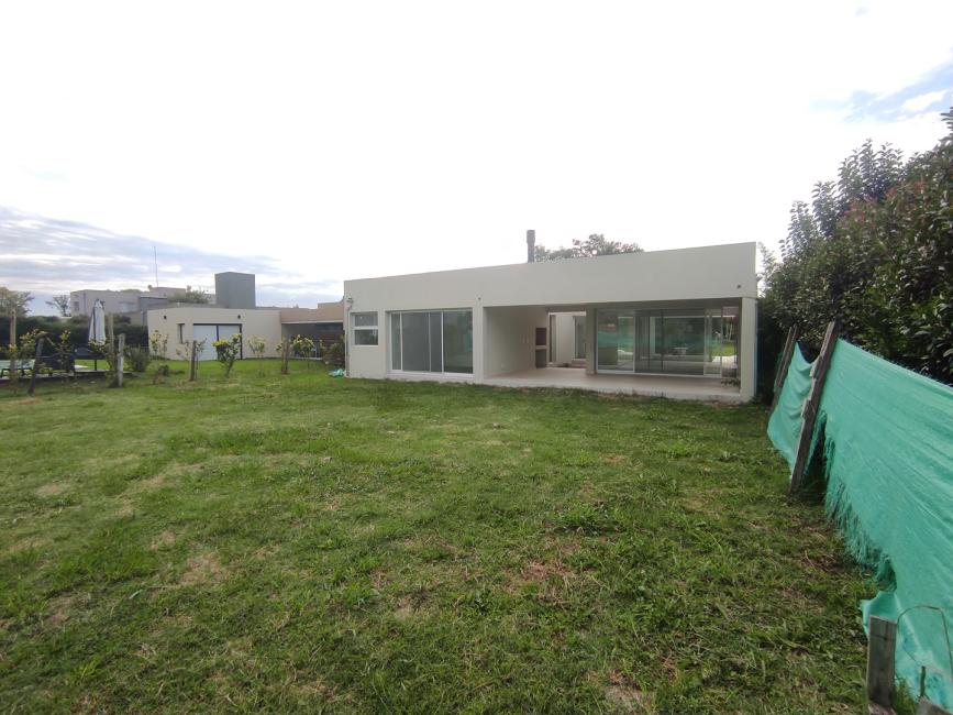 Casa 3 dormitorios en venta en Pilar del Este, Pilar