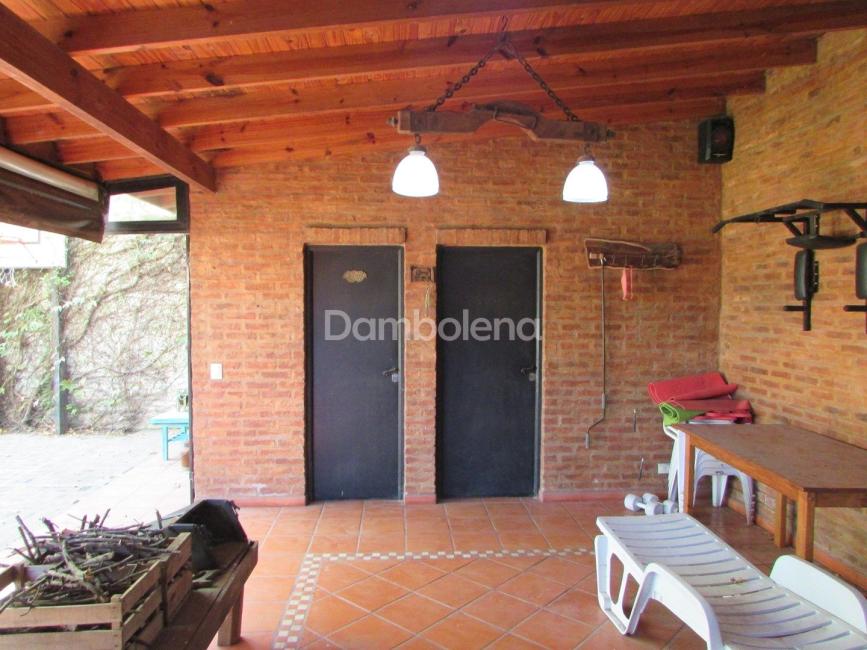 Casa 4 dormitorios en venta en Moreno