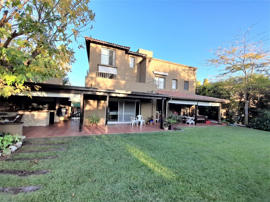 Casa 5 dormitorios en venta en General Pacheco, Tigre