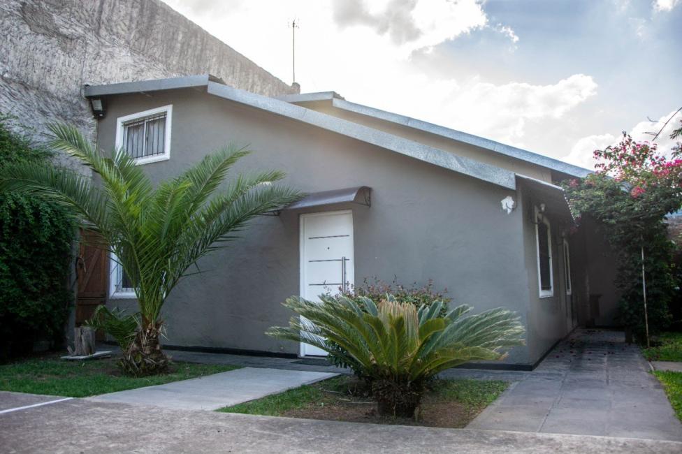 Casa 2 dormitorios en venta en Paso del Rey, Moreno