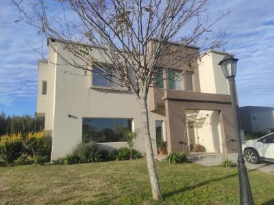 Casa 3 dormitorios en alquiler en San Matias, Escobar
